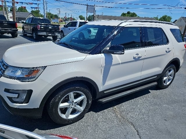 2017 Ford Explorer XLT 4WD's photo